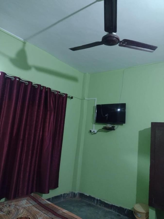 Oyo 83936 Chaudhary Guest House Bulandshahr ภายนอก รูปภาพ