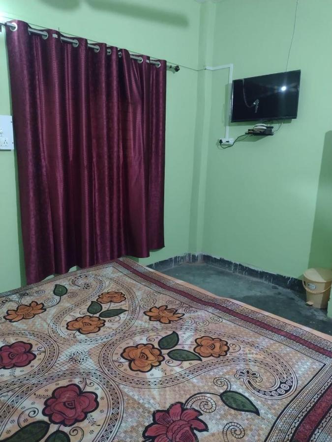 Oyo 83936 Chaudhary Guest House Bulandshahr ภายนอก รูปภาพ