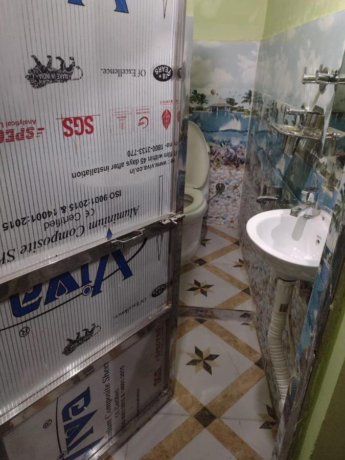 Oyo 83936 Chaudhary Guest House Bulandshahr ภายนอก รูปภาพ